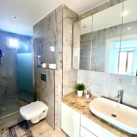 Guest house Wonderful Airport 5 Minutes Arnavutkoy
